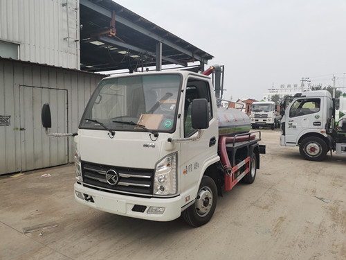 凱馬2方國(guó)六藍(lán)牌吸糞車圖片