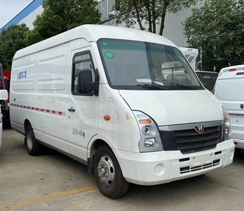 五菱柴油國六面包冷藏車圖片