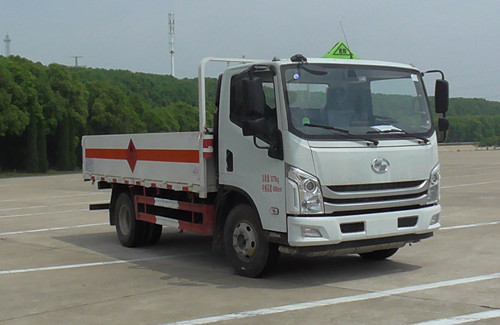 躍進(jìn)c500黃牌單橋氣瓶運(yùn)輸車圖片