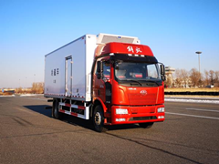 解放J6L高頂雙臥國六冷藏車圖片